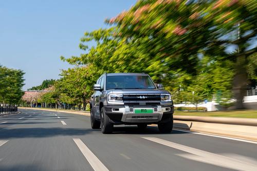 方程豹豹5降价5万，销量激增突破5400台！