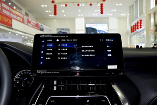 定位中型SUV，配2.5L+E-CVT，百公里油耗4.5L，体验广汽丰田威飒图5