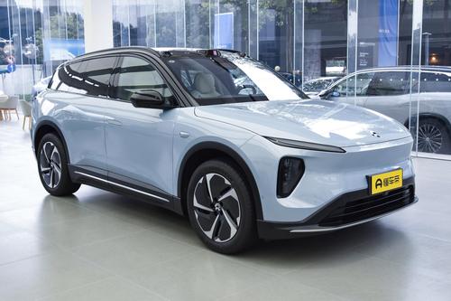 豪华SUV也有性价比，入门就给8295芯片+双电机四驱，这车你看如何