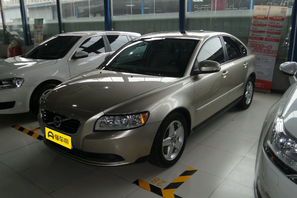 沃尔沃S40 2012款 2.0L 自动典雅版厂商_基本信息图