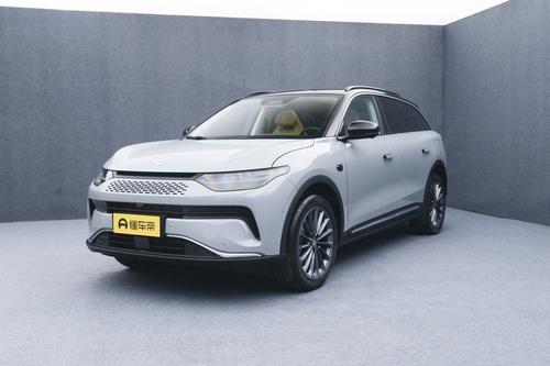 3块大屏+8295芯片，中型SUV定位，零跑C11增程版带劲吗？