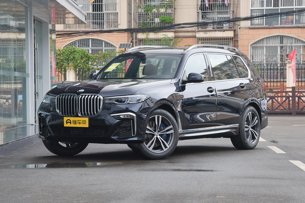 宝马X7 2021款 二次改款 xDrive40i 尊享型M运动套装驱动方式_底盘/转向图