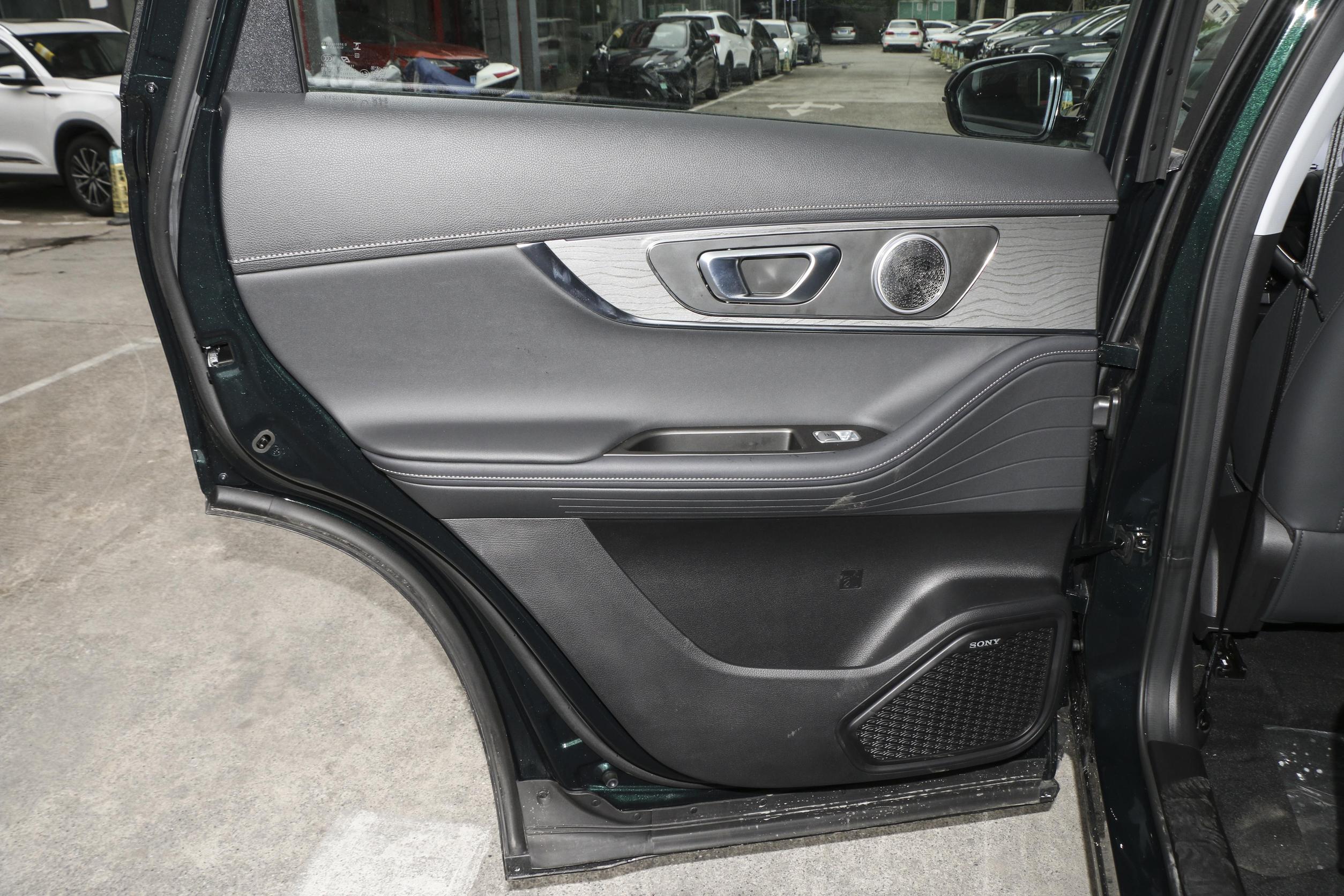 8-pro-phev-2023-1-5t-dht-100km-11-78