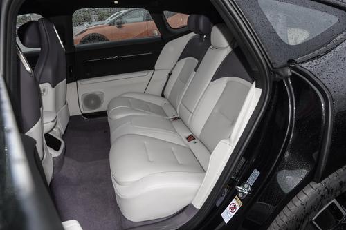 二十来万的智能新豪车！1155km续航+双零重力座椅，奔驰C级危险！