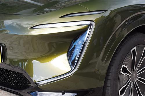 一上市就火了，20小时大定破万，标配华为ADS 3.0智驾，阿维塔07