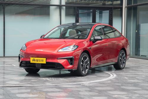 AION新电轿亮相，预售11.98万起，续航650km