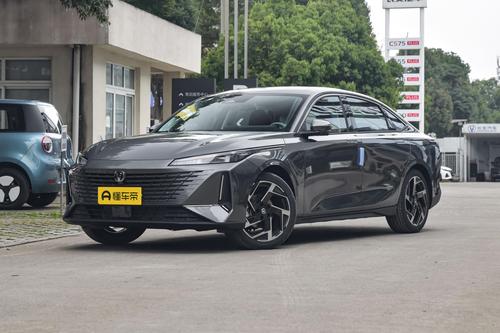 国产和合资谁更香？长安逸达VS日产轩逸