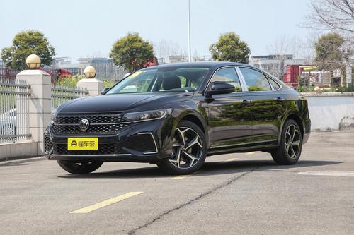 手握20万买中型车，看看这款，配2.0T动力，开着有劲，大众帕萨特