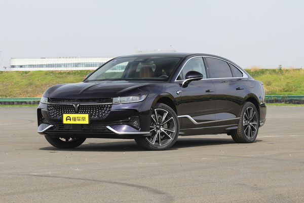 岚图追光 PHEV 2024款 超长续航四驱旗舰版厂商_基本信息图