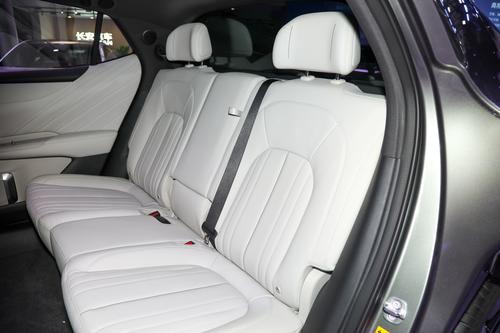 长安出新招！轴距超三米+零重力座椅，还有空悬和CDC魔毯，香！