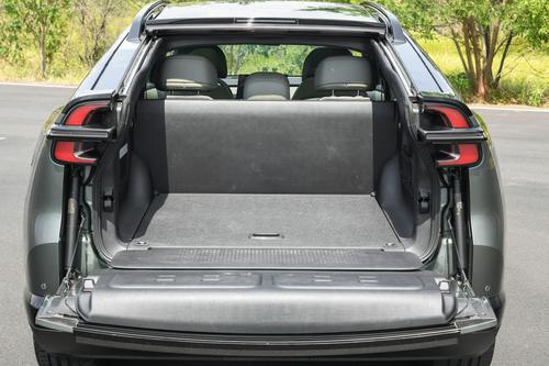 长安又“整活儿”，这SUV能一键变成皮卡，纯电/增程任选，够香？