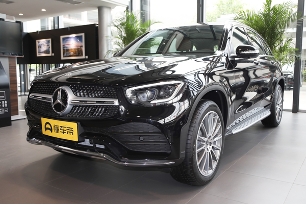奔驰GLC 2020款 改款 GLC 300 L 4MATIC AMG-Line手机无线充电_舒适/防盗配置图