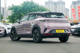 吉利新款SUV，续航1280km，喝92粗粮，5秒级加速，降到13.38万起图13