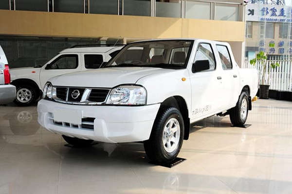 日产D22 2013款 2.4L汽油两驱标准型厂商_基本信息图