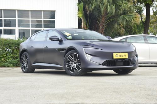 阿维塔12与极氪001，谁才是家用新能源轿车的优选？