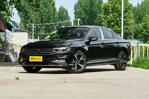 全新迈腾脱胎换骨，两种外观，四种动力，智能体验还升级，带劲！