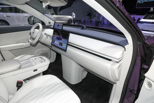 奇瑞狠冲高端！大5座+零重力座椅+23个扬声器+猎鹰智驾，28.98万