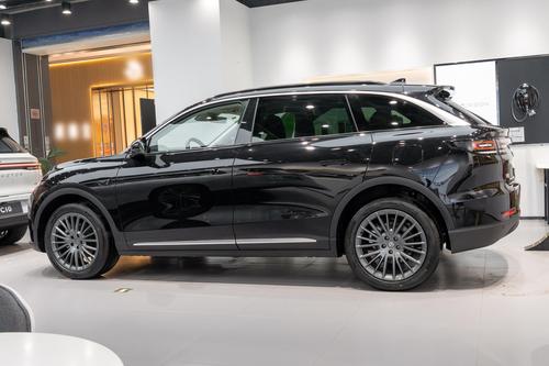 售18.58万！英伟达芯片+8295芯片，续航1210km，家用SUV看TA