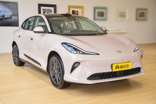 23.99万起售，入门即高配，智己LS6能否成为理想L7的劲敌？