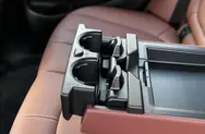 后排杯架