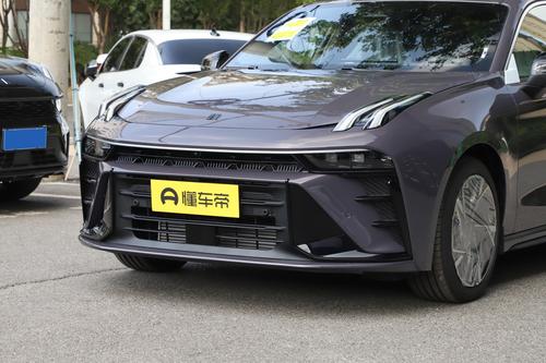 领克03冠军版，配1.5T动力，搭8155芯片+10个音响，适合年轻人