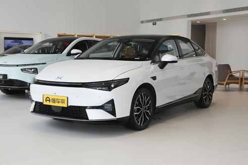 实拍小鹏P5：续航600KM+211Ps！操控智能，售价24.99万，值得入手