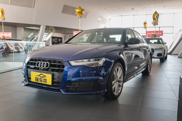 奥迪A6L 2018款 30周年年型 45 TFSI quattro 运动型燃料形式_发动机图