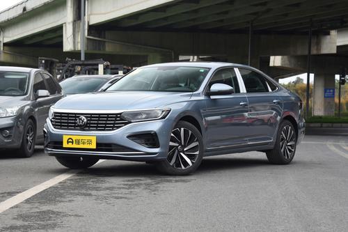 实拍评测2023款改款帕萨特，百公里加速8.4秒，依旧很经典！