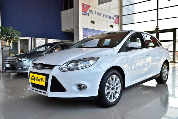 福克斯 2012款 三厢 2.0L 自动旗舰型整备质量(kg)_车身图