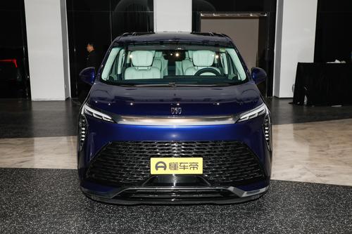 MPV天花板？评测别克世纪，六座车卖52.99万才配2.0T发动机！