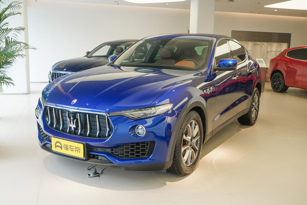 Levante 2019款 3.0T 350Hp 标准版 国V座椅材质_座椅配置图