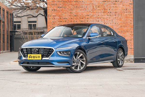 名图 2021款 1.8L MPi CVT尊贵版LUX座位数(个)_车身图