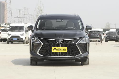 风行游艇：5门7座中型MPV，1.5T+197马力，2+2+3座椅布局