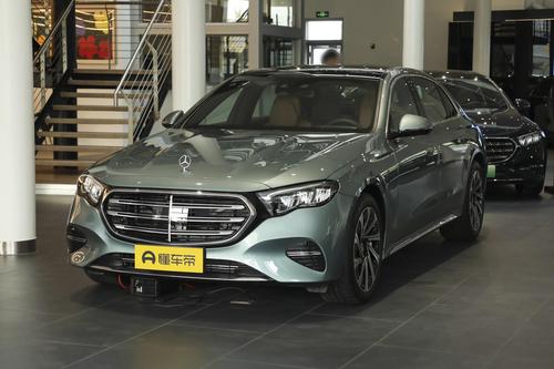 新车 | 增绿砾石银车漆/售45.18万元起，2024款二次改款奔驰E级到店