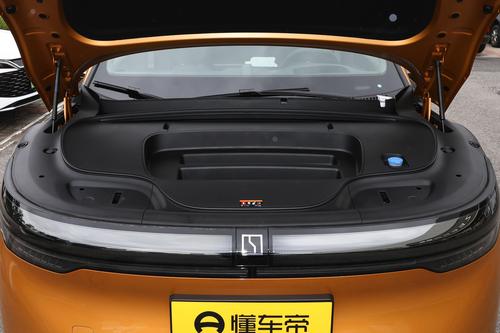 极氪7X：续航705km，标配800V超充，适合家用吗？