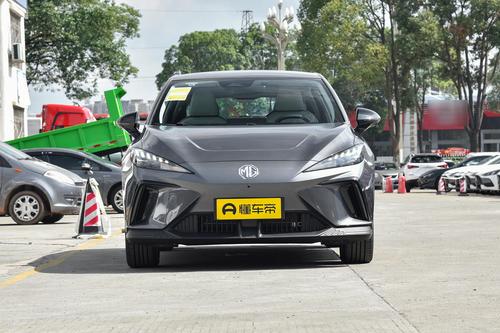 实拍MG4 EV，降至10.98万起，轴距2705mm，好看也好开，值得选吗？