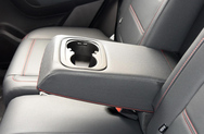 后排中央扶手