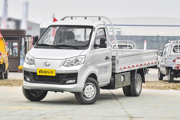 跨越王X1 2022款 1.6L东安CNG单排双后轮2990轴距3.05米豪华型载货汽车DAM16KRC厂商_基本信息图