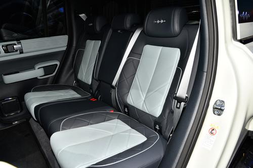 官降5万！4.8s破百+1200km综合续航，配蠕行模式，硬派SUV看这款