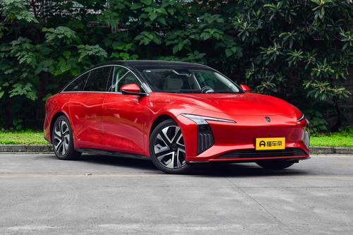 15万C级轿跑市场‘新秀’？无框门+尾翼，后驱，带FSD可调悬挂