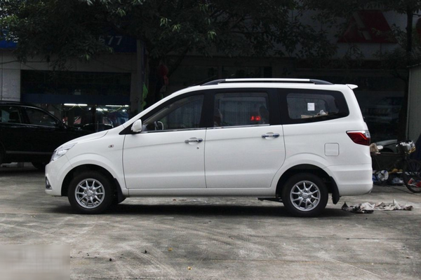 北汽威旺M30 2015款 1.5L 舒适型DAM15厂商_基本信息图