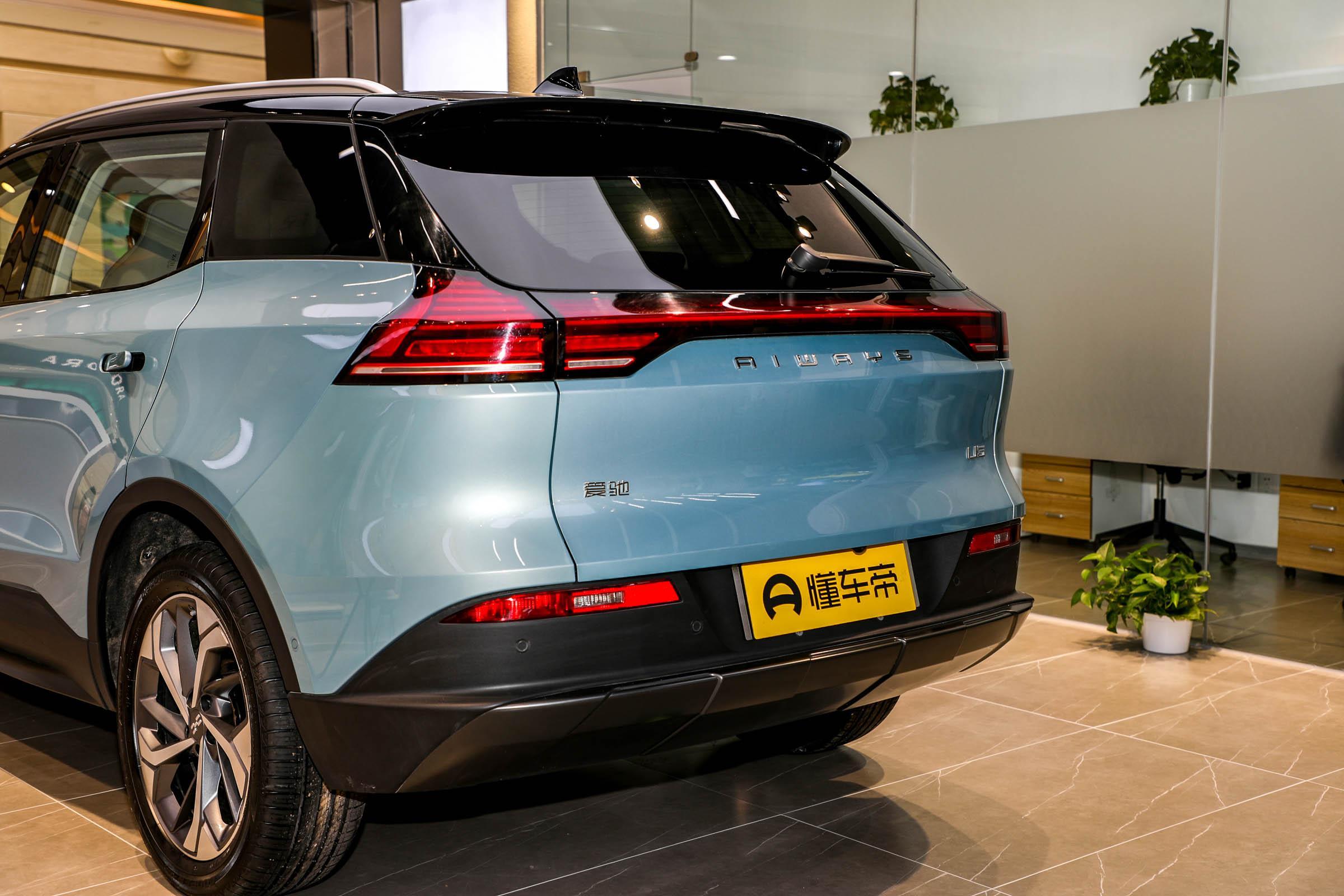 爱驰u5壁纸_爱驰u5_爱驰u5外观图片_49/473张图片_爱驰u5青空黛墨