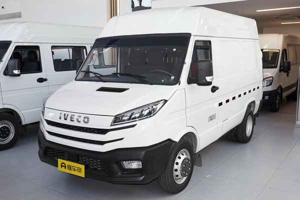 依维柯得意 2023款 V35厢式运输车  2.8T国六 手动挡 短轴中顶双胎 侧拉门厂商_基本信息图