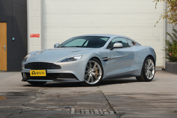 Vanquish 2015款 6.0L Coupe后制动器类型_车轮/制动图