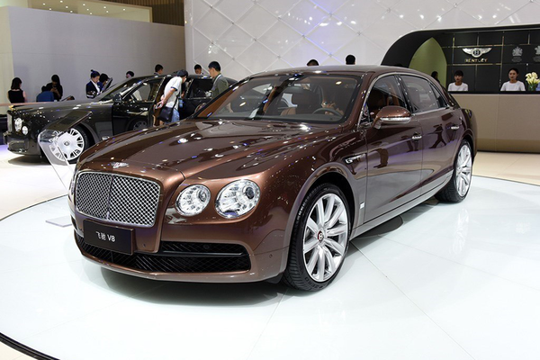 飞驰 2015款 6.0T W12 Mulliner宽(mm)_车身图