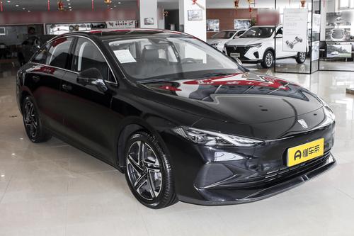 优惠后10.58万起，“三电终身质保”，中型车尺寸，荣威D7 DMH导购