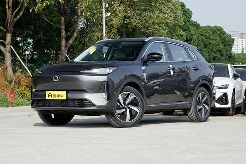 颜值出色，7.3s破百，长安启源插混SUV Q05今天上市