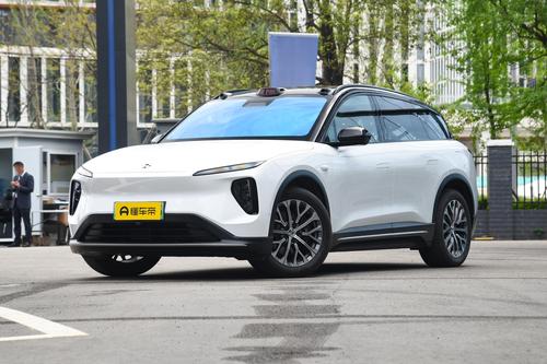 轴距2915mm，双电机爆490马力，还带四驱，这款豪华中型SUV香吗？