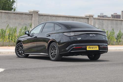 比亚迪海豹07DM-i正式上市，续航超2000公里，智驾安全再升级