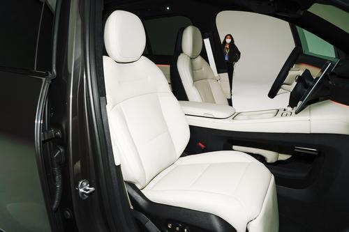 B级豪华SUV“新贵”，8295芯片+可变悬挂，带迎宾座椅，蔚来ES6